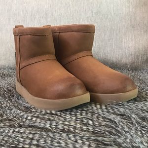 🆕UGG Waterproof Mini Boots